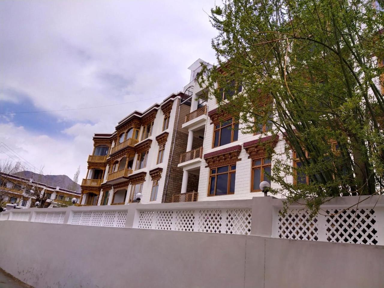 Kanishka Hotel Ladakh By Lexstays Leh Exterior photo